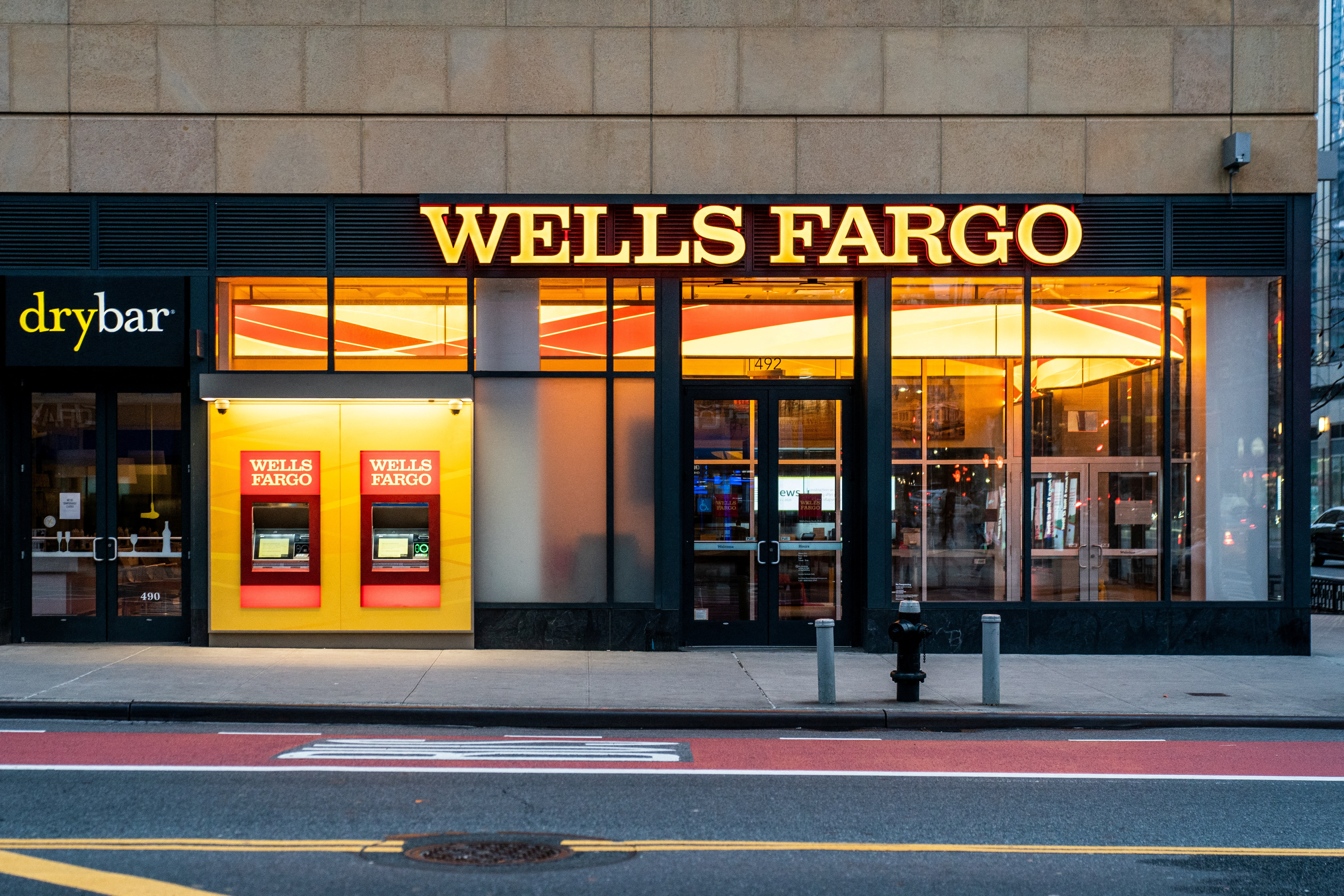 Wells Fargo submits a third-party review of its risk and control improvements to the Federal Reserve, aiming to lift the regulator-imposed asset cap.
Image Source: Reuters