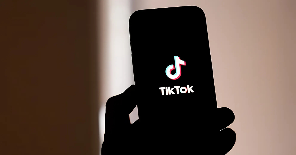 Senators urge Biden to extend ByteDance’s deadline to sell TikTok.
Image Source: ABC News