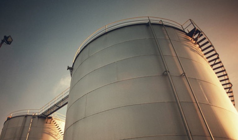 OPEC decreases the expectation of oil demand in 2021Q4 because of the high inflation and high US Dollar Index