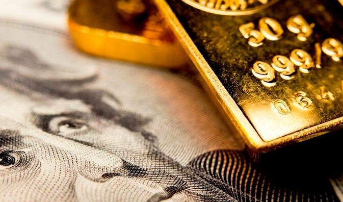gold bar and USD are attractive financial products to traders
