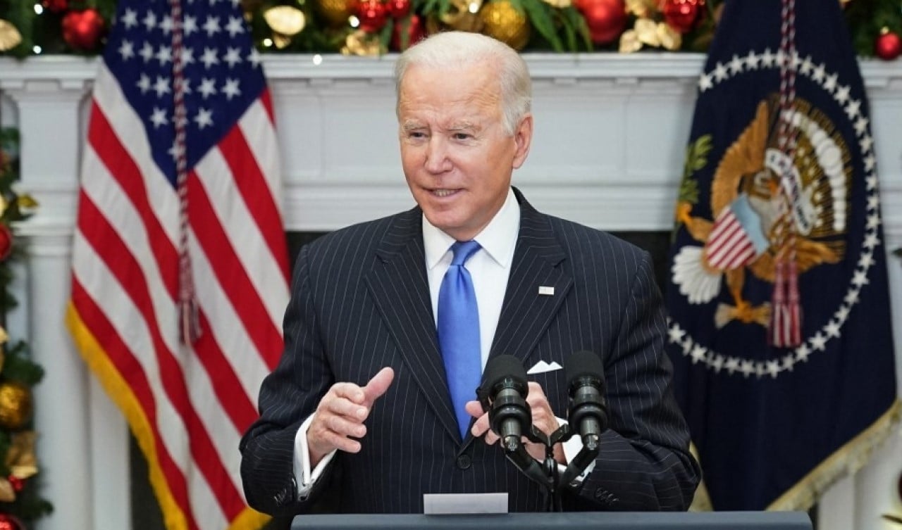 US president Biden is presenting his point of view on Covid-19 Omicron