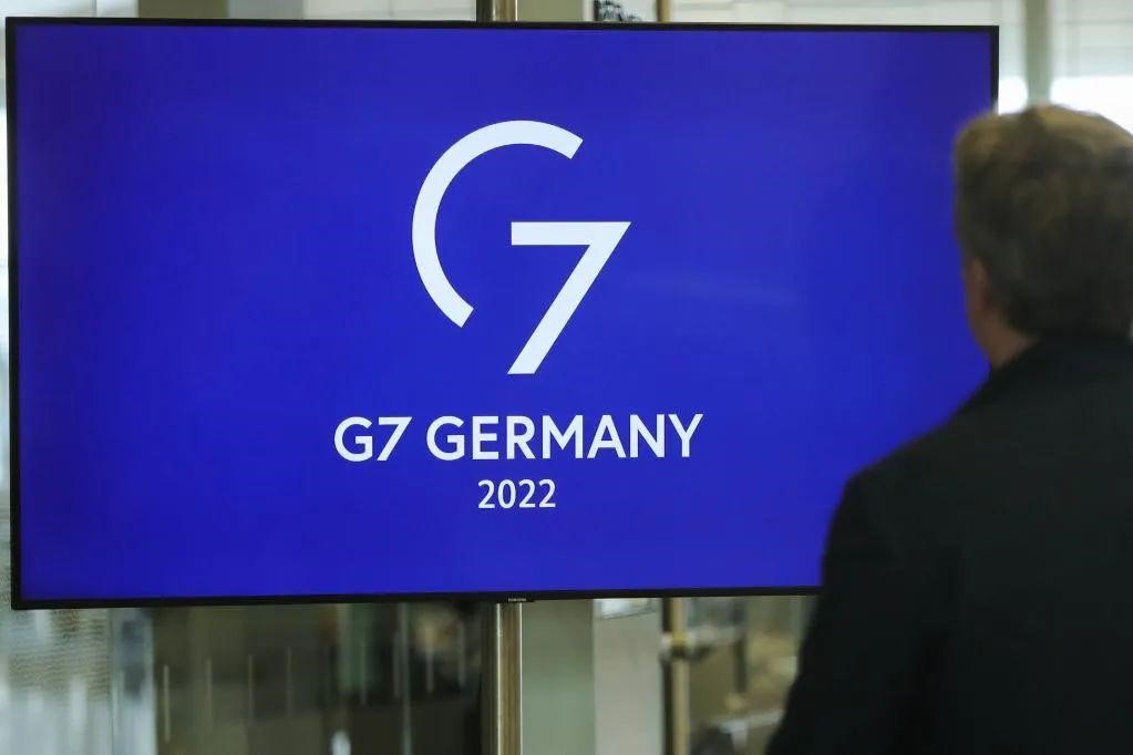 G7宣布禁止从俄罗斯进口黄金，黄金周一高开低走 